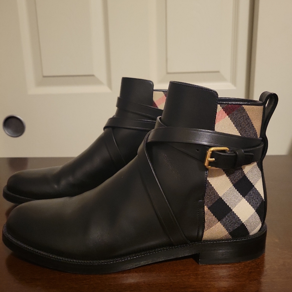 Burberry Pryle Boots - Picture 2 of 12